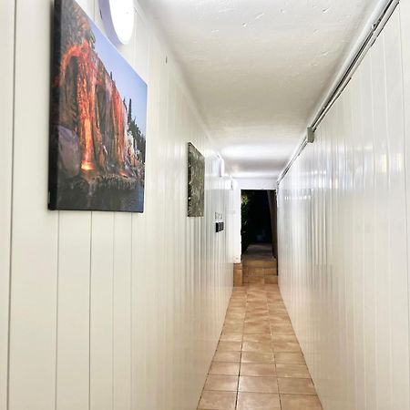 Cozy Suite Apartment, Wifi! Santa Coloma de Gramanet Екстериор снимка