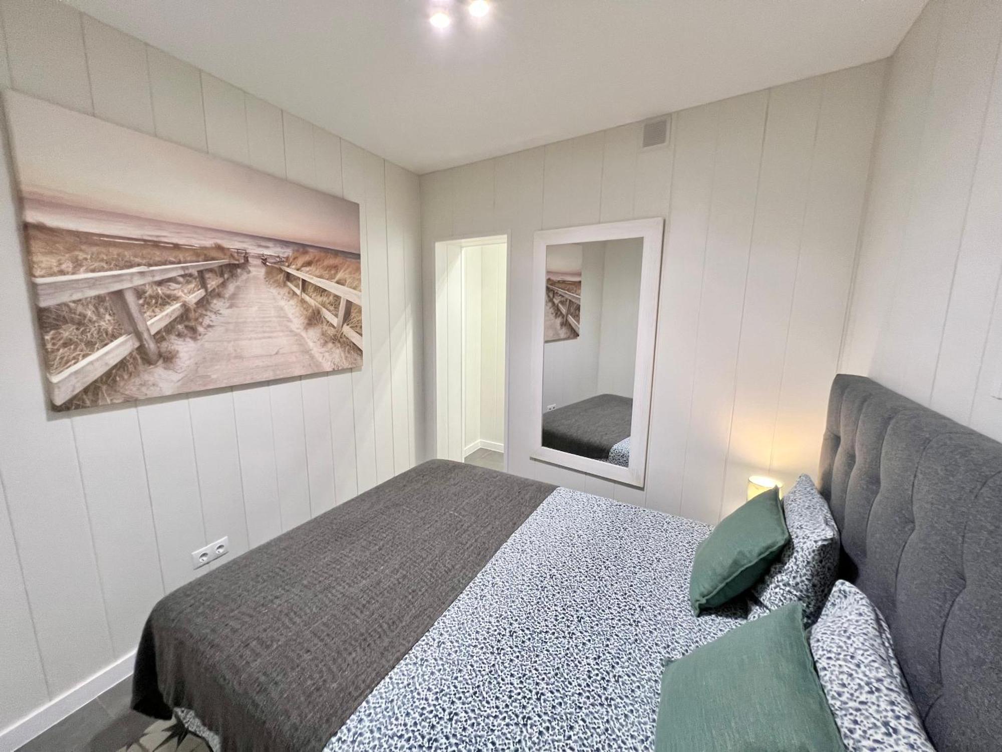 Cozy Suite Apartment, Wifi! Santa Coloma de Gramanet Екстериор снимка