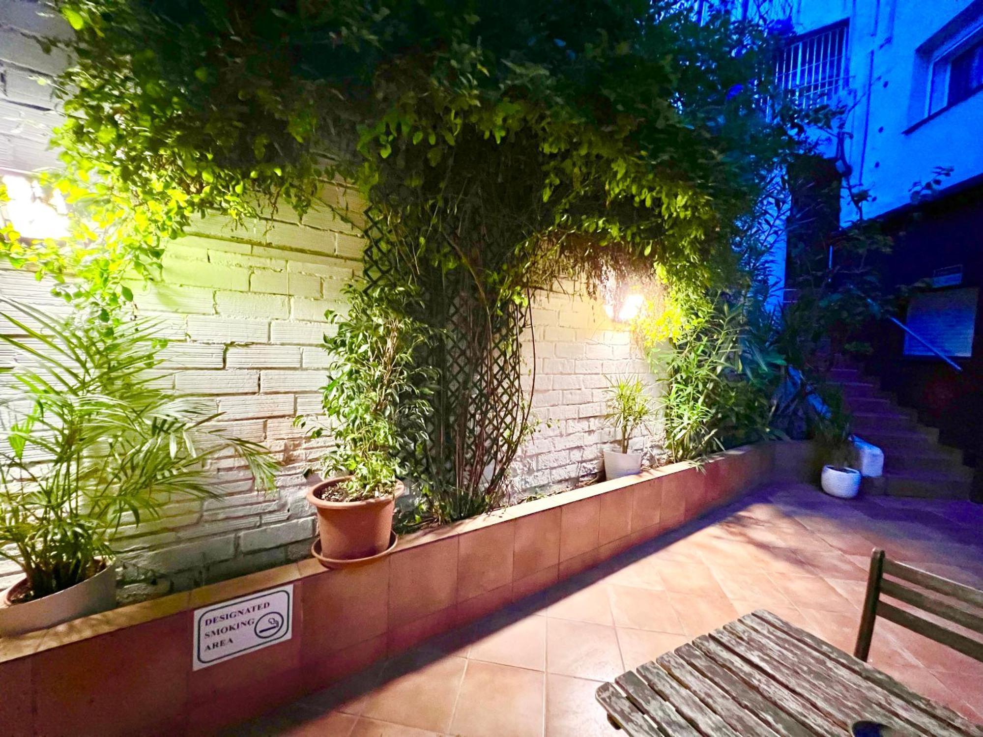 Cozy Suite Apartment, Wifi! Santa Coloma de Gramanet Екстериор снимка